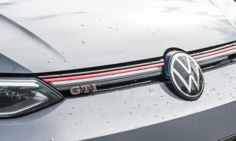 2024 Volkswagen Golf...