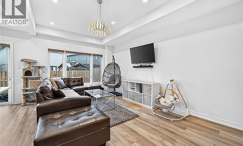33 Bellhouse Avenue ...