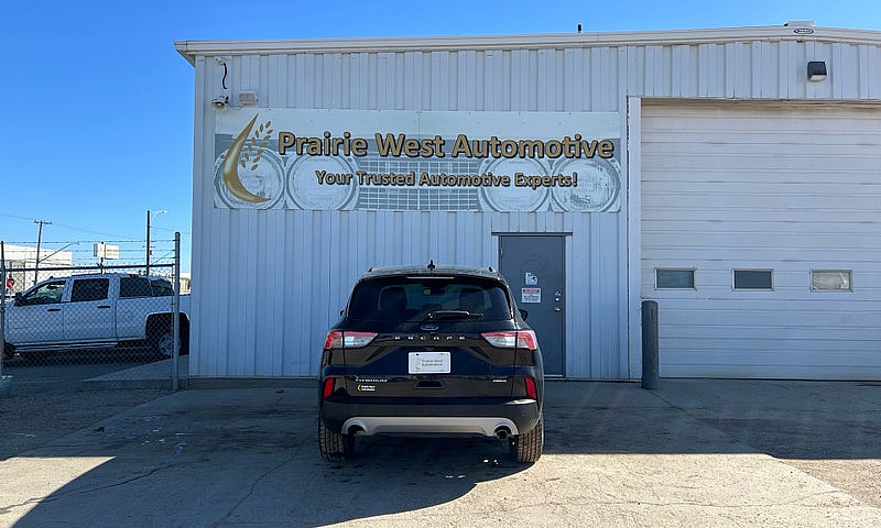 2020 Ford Escape Tit...