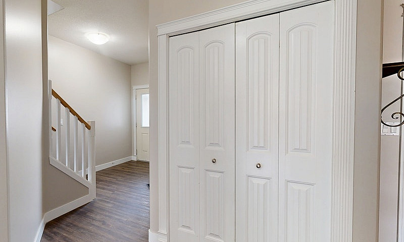 #8166/ 2 Bed/2.5 Bat...