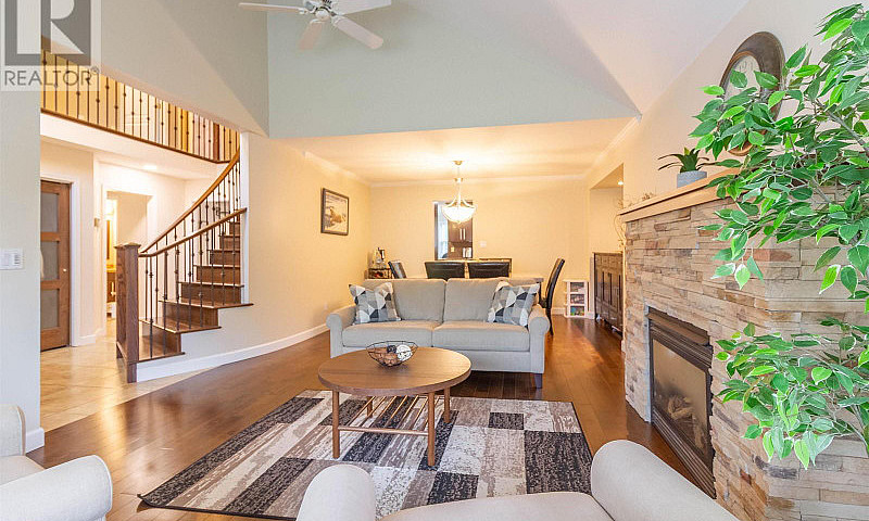1872 Walnut Crescent...