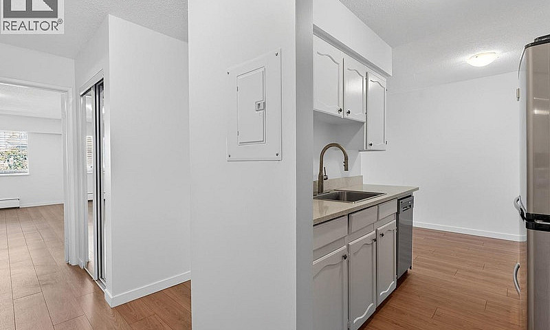 308 170 W 4Th Street...