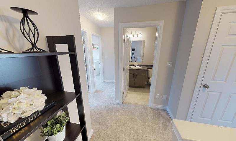 Trendy 3 Bdrm Townho...