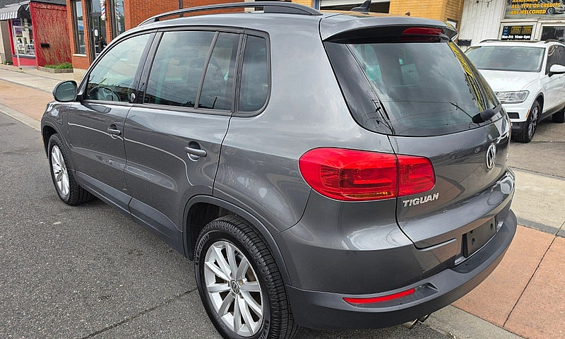 2017 Volkswagen Tigu...