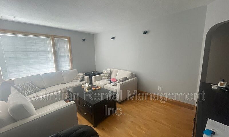 4 Bedroom, 2 Bath Ho...