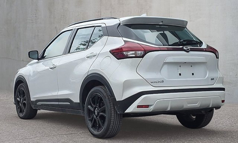 2024 Nissan Kicks Sr...