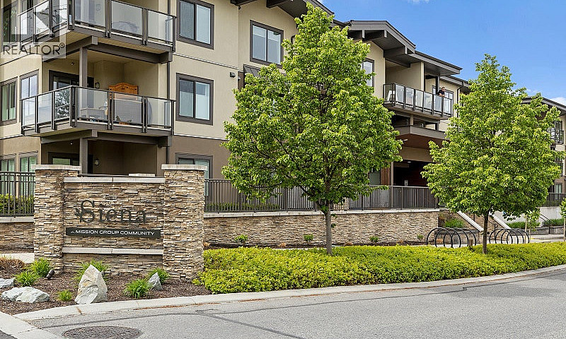 4380 Lakeshore Road ...