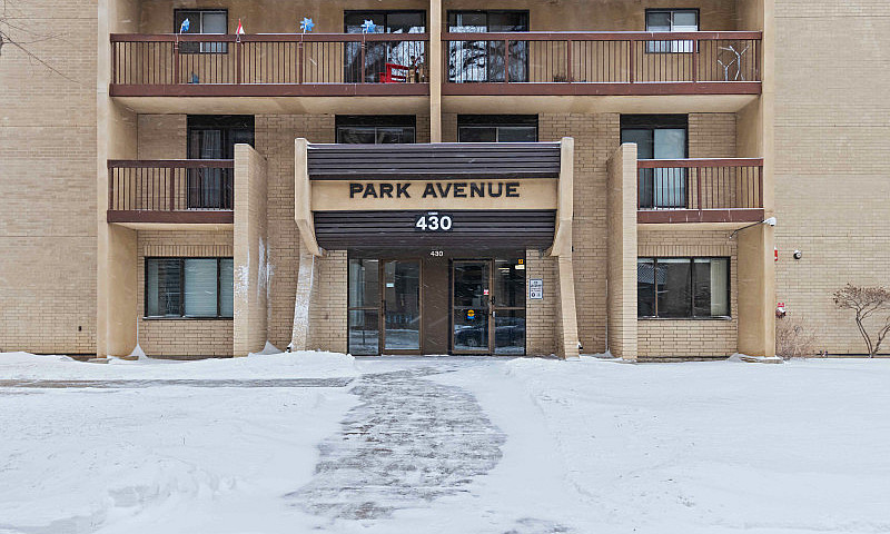 1 Bedroom Suite In W...