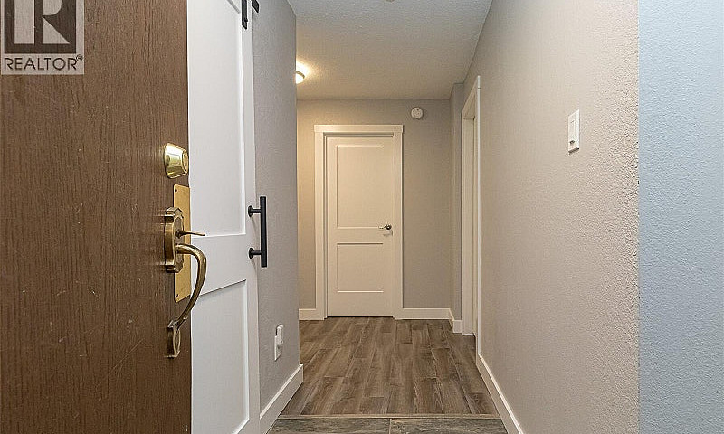 310 1009 Mckenzie Av...