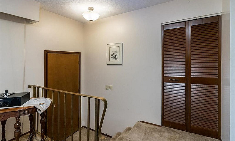 446 Dowling Avenue E...
