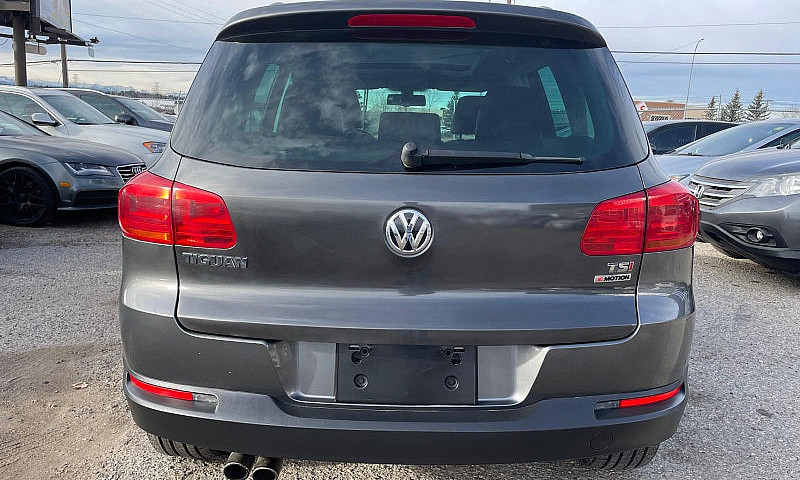 2016 Volkswagen Tigu...