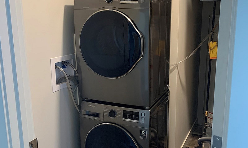 Spacious 2 Bedroom B...