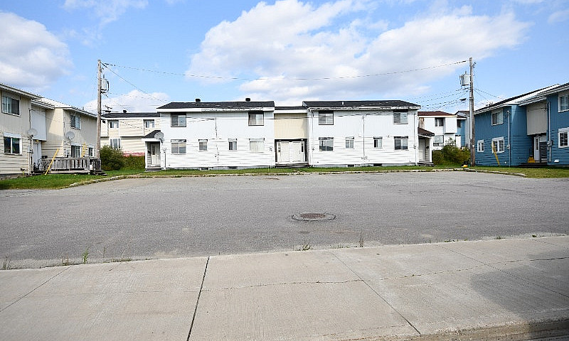 New Listing!! 1041-1...