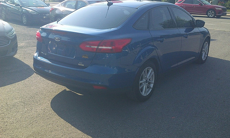 2018 Ford Focus Se *...