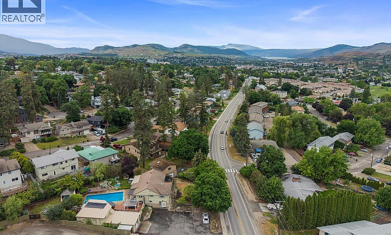 4105 Pleasant Valley...