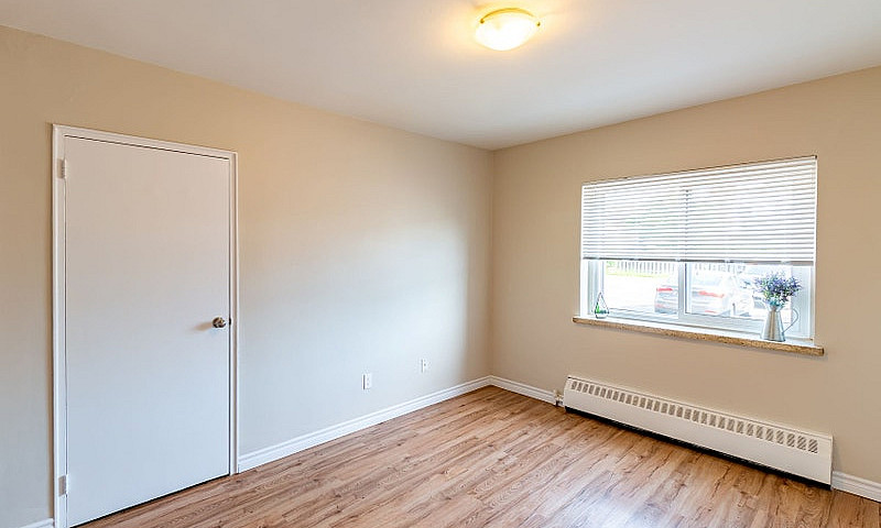 Spacious 1 Bedroom A...