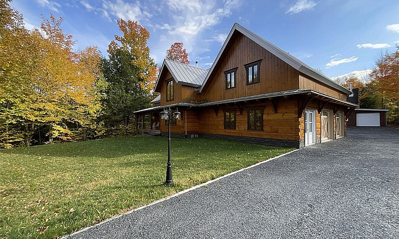 $2,750,000 - 2 Store...