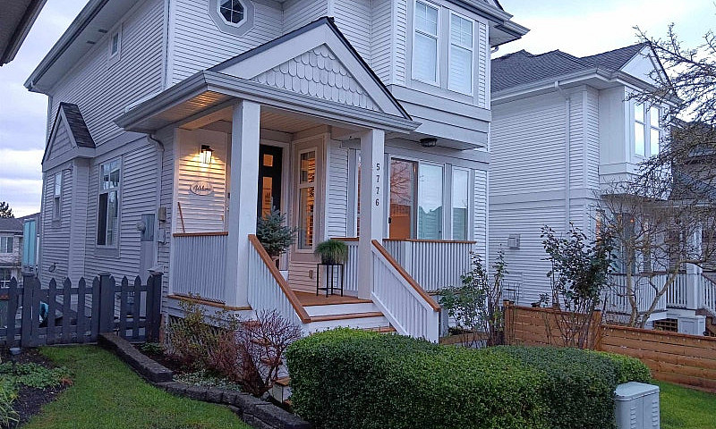 5776 149 Street Surr...