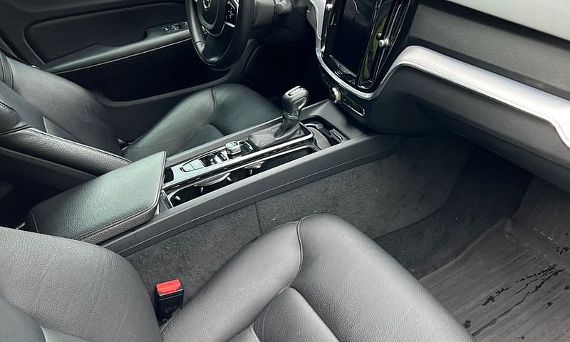 2020 Volvo S60 T6 Mo...