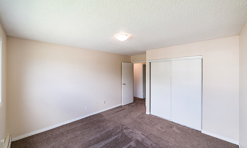 2 Bedroom Bi-Level -...