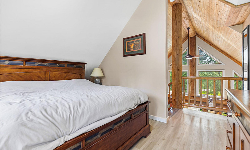 753 Leonie Creek Roa...