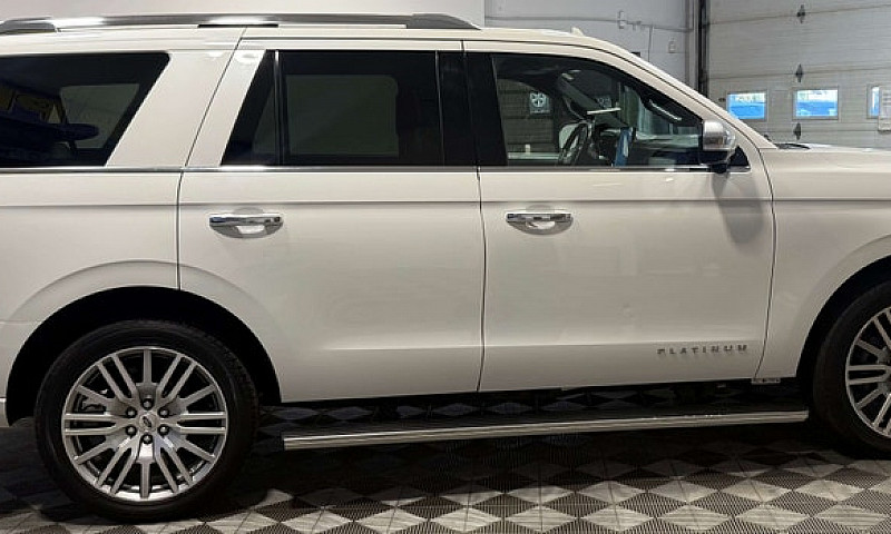 2022 Ford Expedition...