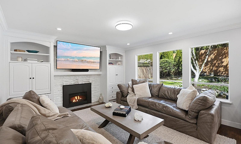 1834 Ocean Park Road...