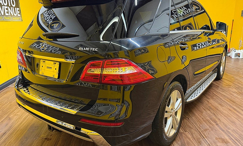 2014 Mercedes-Benz M...