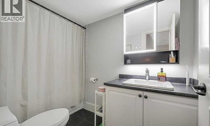 Suite 518 E 16Th Str...