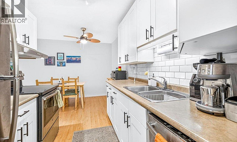 30 Ridgemont Avenue ...