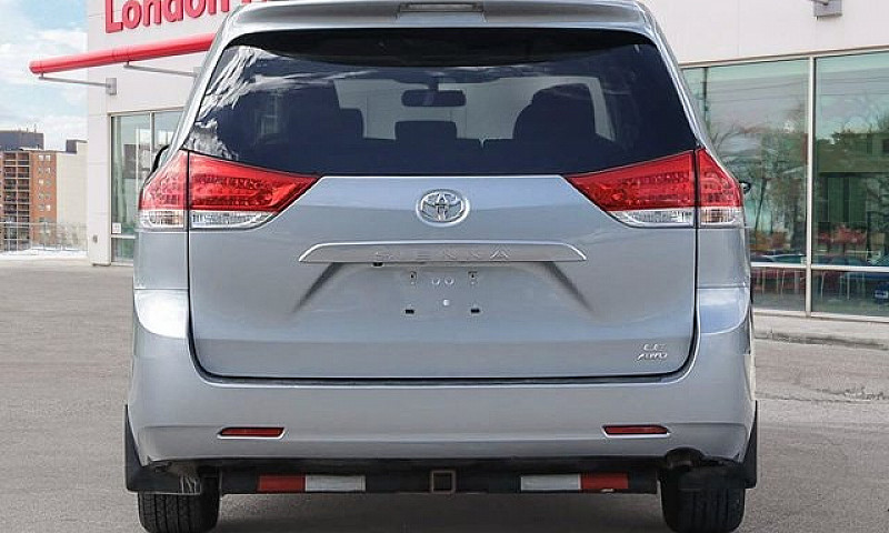 2012 Toyota Sienna L...