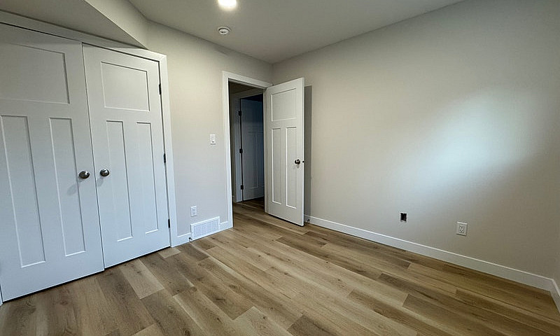3 Bed In Lacombe - R...