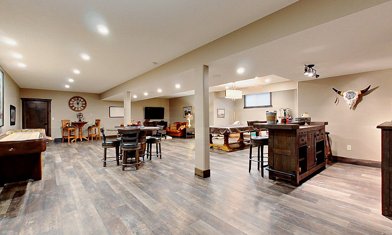 Executive Acreage On...