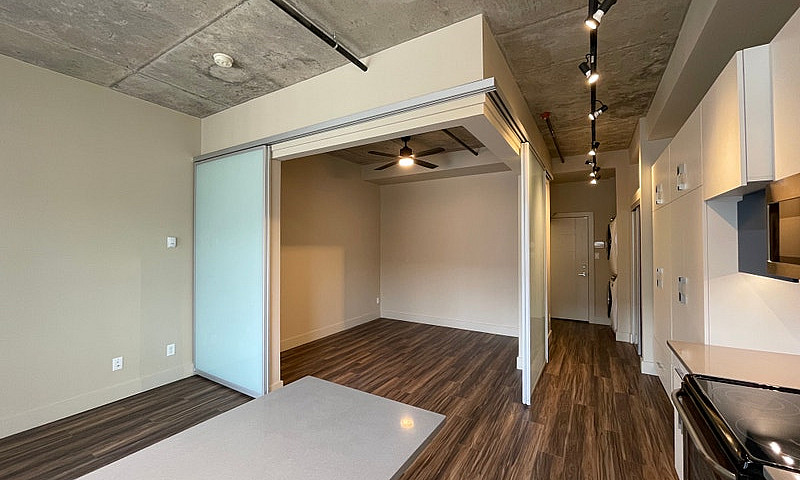 Unique 1 Bedroom Lof...