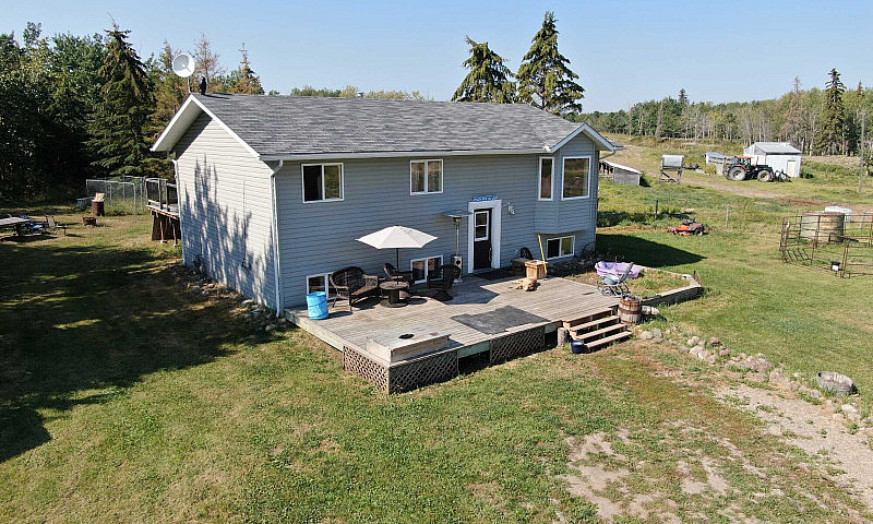 ✨ Country Living On ...