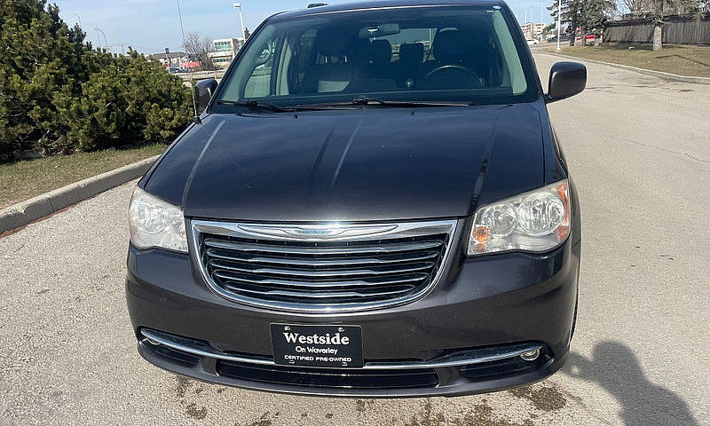 2015 Chrysler Town &...
