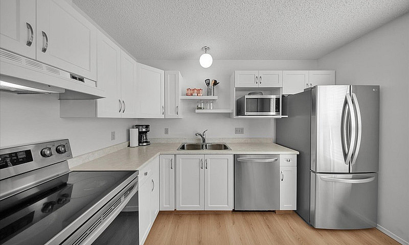 Full Renovated Townh...