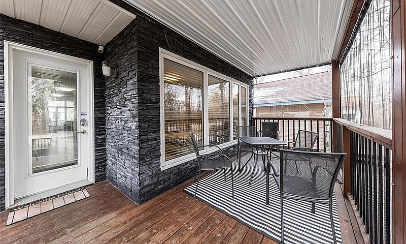 30 Grand Beach Road ...