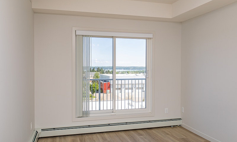 Brand New - 1 Bed + ...
