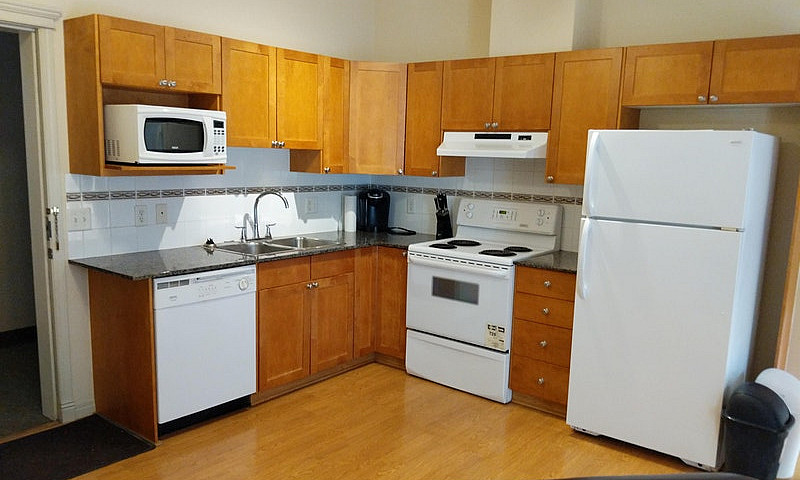 1 Bed 1 Bath Unit In...