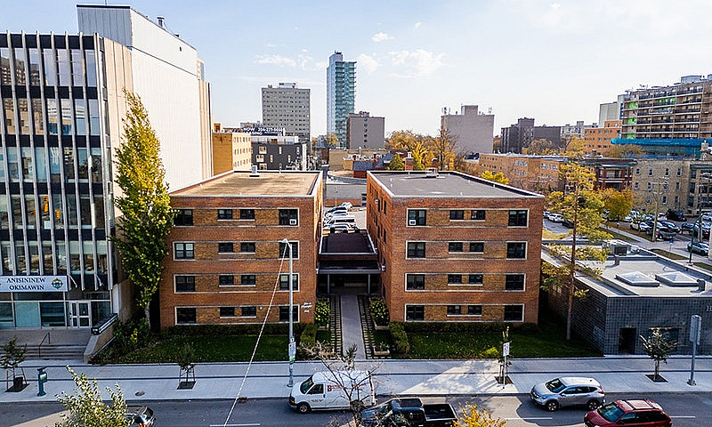 2Br Suite In Charact...