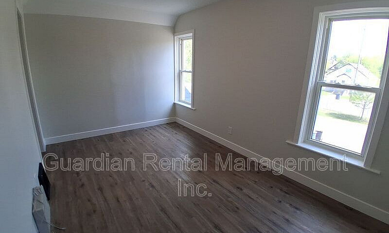 1 Bedroom, 1 Bath Un...