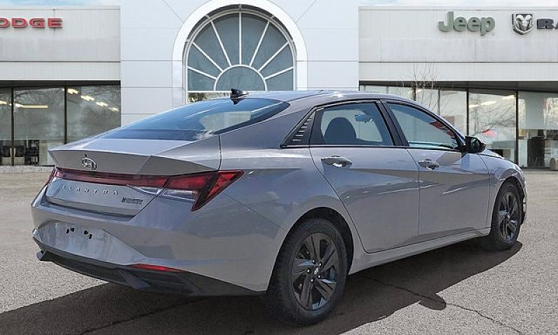2022 Hyundai Elantra...