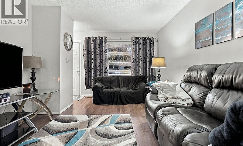 98 Magee Crescent Re...