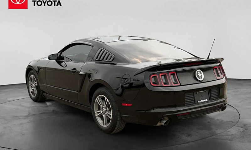 2013 Ford Mustang 2D...