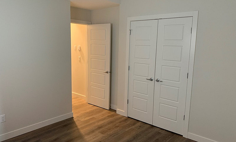 Spacious 2 Bedroom B...