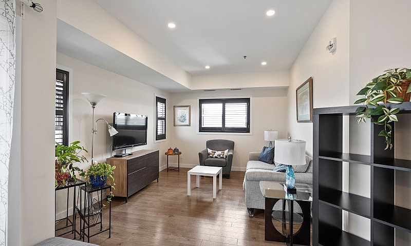 Like New 3 Bedroom, ...