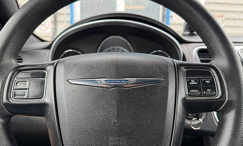 2012 Chrysler 200 Lx...