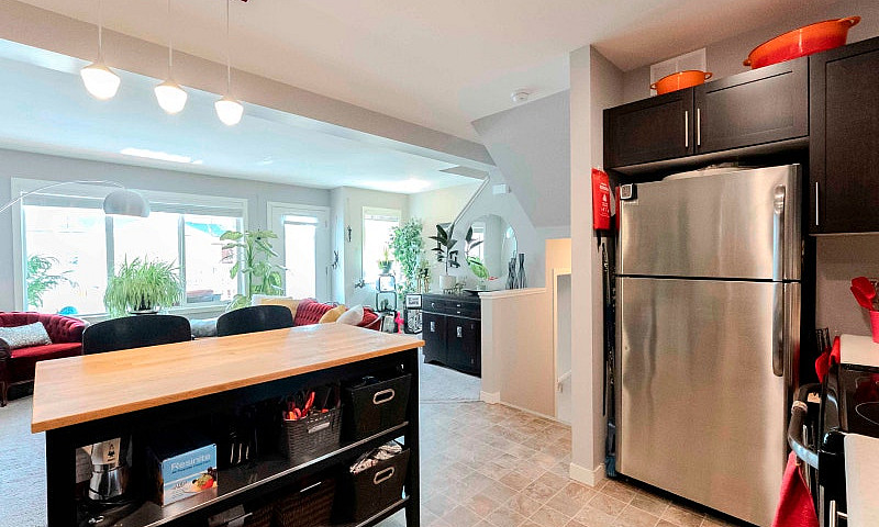 Condo For Sale !! Pe...