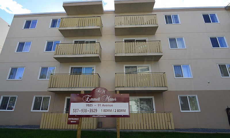 9925 91 Ave River  V...